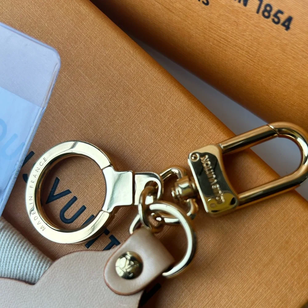 Louis Vuitton X Murakami Porte Cles Panda Key Ring + Panda LV collectible card - Picture 10 of 16